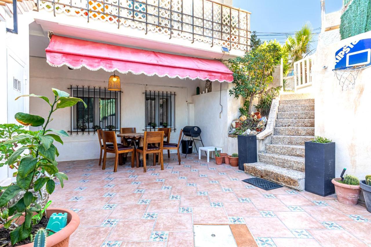 Beachfront Bliss: A Pie De Playa Dom wakacyjny Alicante